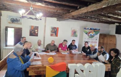Tierras del Cid firma contratos de ayudas LEADER 2023-2027 con Asociaciones.
